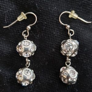 Brighten dangle earrings